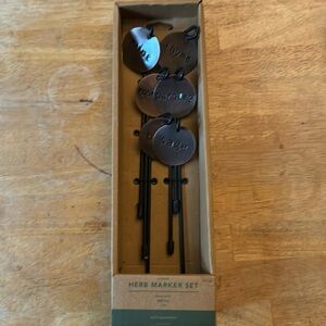 SMITH & HAWKEN NWT 6pc metal herb markers -copper/black